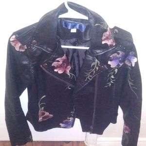 BLACK LEATHER JACKET